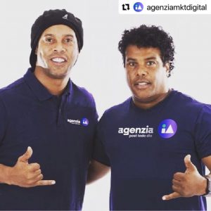 Agenzia é o mais novo drible do Ronaldinho